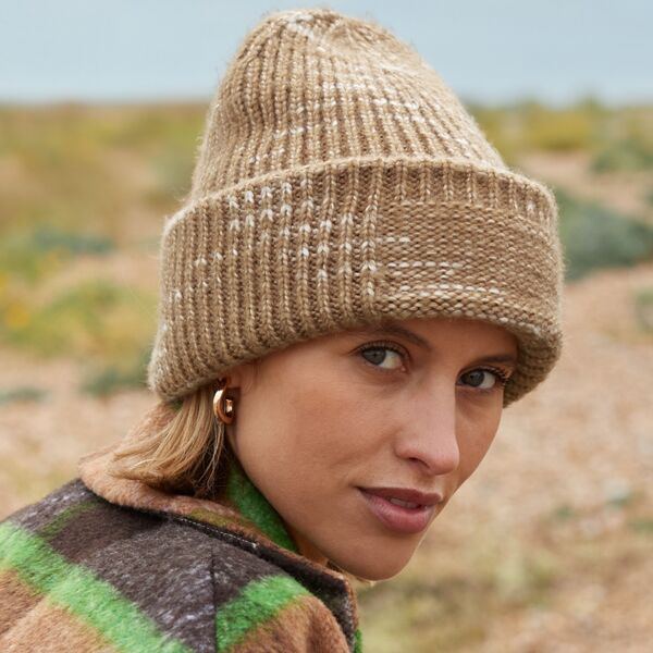 Beechfield Chunky Knitted Patch Beanie Thumbnail